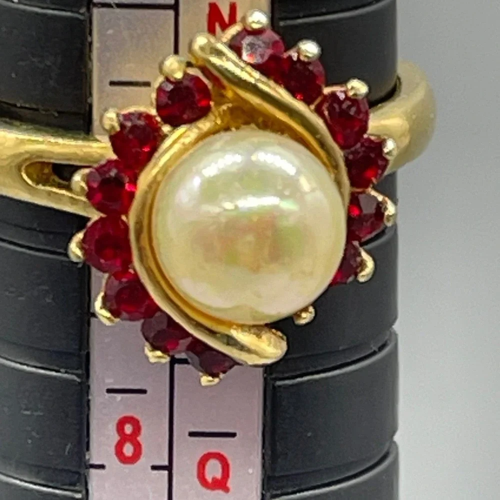Vintage 18KT GE Gold Electroplate Faux Pearl and Red Rhinestone Ring Size 7‎